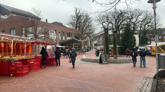 Die Buchholzer Innenstadt - ihr fehlt offenbar das "gewisse Etwas" - die Aufenthaltsdauer ist hier nur so kurz, bis Kunden alle ihre Besorgungen erledigt haben | Foto: pm