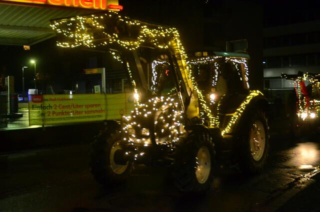 Die Fahrzeuge erhellten die dunkle Jahreszeit | Foto: André Welle