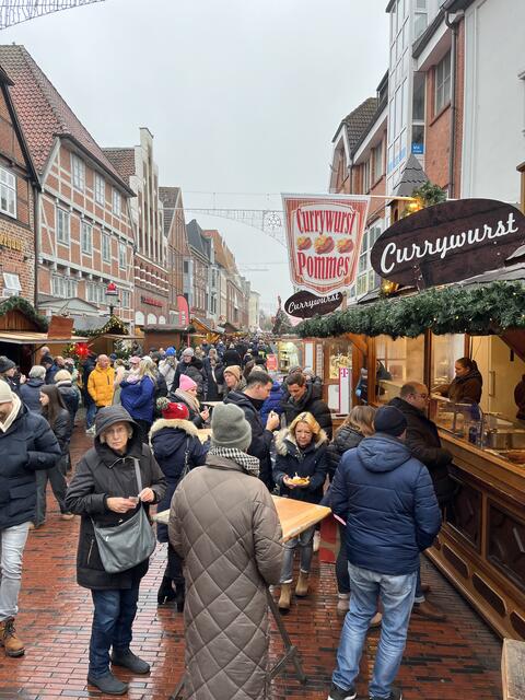 Ran an die Weihnachts-Wurst. | Foto: sapo