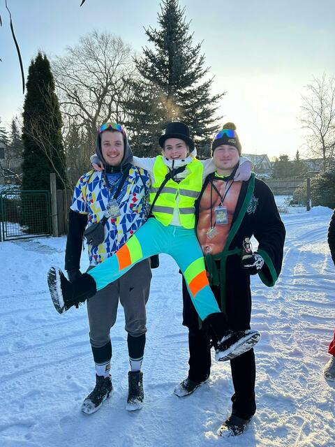 Schrill, bunt und gesellig - beim Faslam trifft Tradition auf Feierlaune | Foto: Leonie Gehre