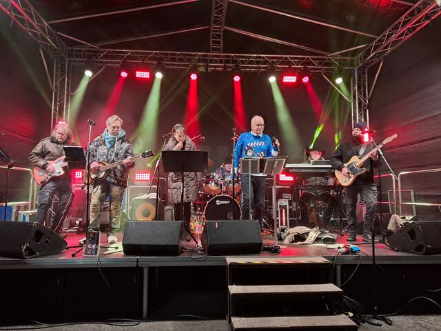 Die Band "Torpids" heizten der Menge mit guter Musik ein | Foto: Anika Werner