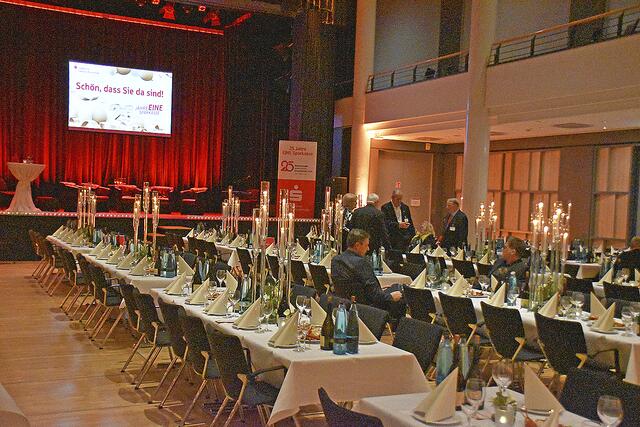 Der Saal der Empore war festlich dekoriert | Foto: Axel-Holger Haase