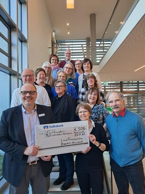 Strahlende Gesichter bei der Spendenübergabe | Foto: Anika Werner