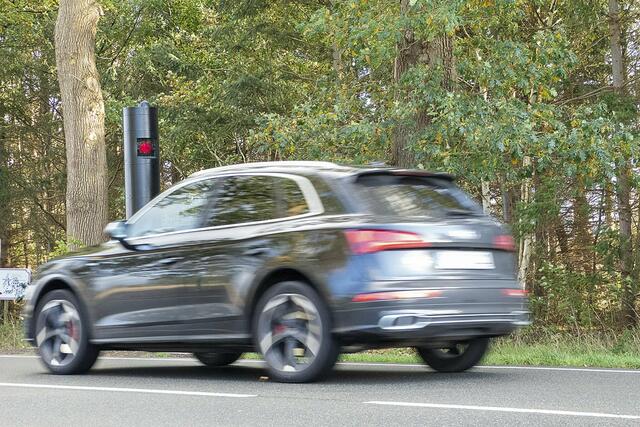 Zwölf stationäre Blitzer stehen derzeit im Landkreis Stade. In fast allen Fällen handelt es sich um moderne Lasertower wie hier an der B73 | Foto: Christian C. Schmidt/LK Stade