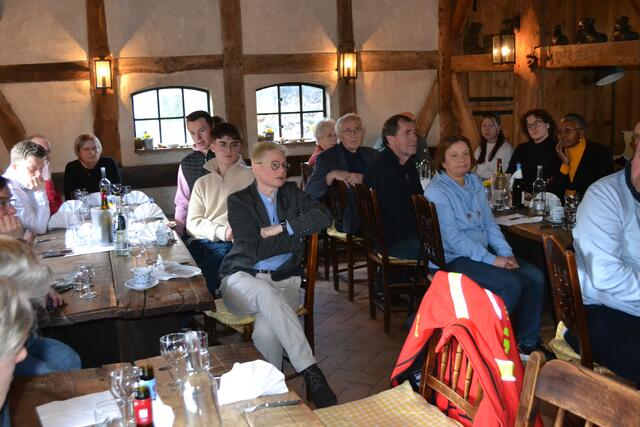 Ein Teil der interessierten Gäste, darunter viele Mitglieder des Jugendrats | Foto: bim