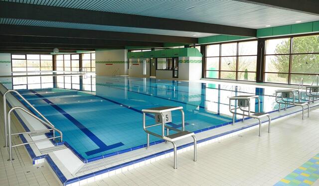 Das Schwimmerbecken im Hittfelder Hallenbad | Foto: Gemeinde Seevetal