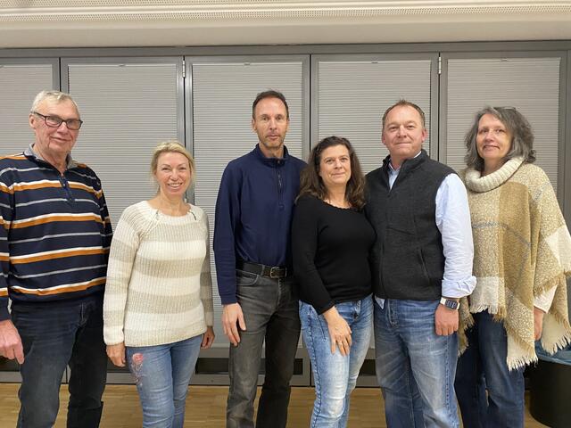  Der Vorstand der Freien Wähler Landkreis Harburg e.V. (v.li.): Klaus Prigge, Angelika Gaertner, Willy Klingenberg, Dr. Irmelin Schütze, Ingo Glaesmer, Kirsten Petersen | Foto: Freie Wähler