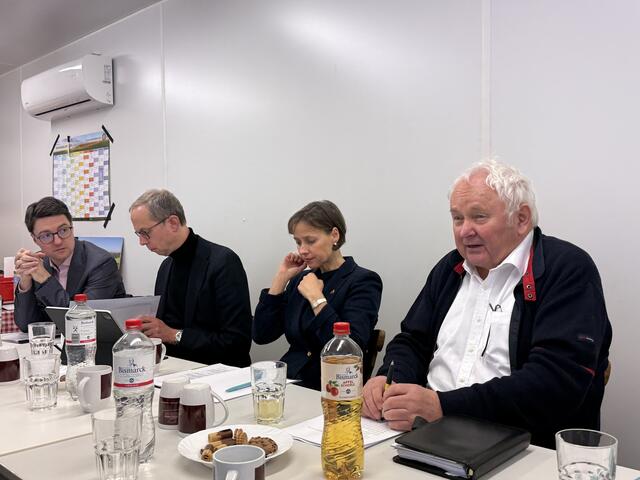 Im Pressegespräch v.l.: Christoph Frauenpreiß , Dr. Hendrik Hoppenstedt, Dr. Cornell Babendererde und Heiner Schönecke  | Foto: Wochenblatt