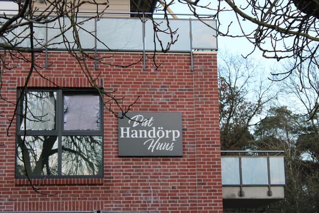 "Dat Handörp Huus" heißt die neue Seniorenwohnanlge "Das Handorf-Haus" - denn bis 1936 hieß der Ort "Handorf" | Foto: pöp