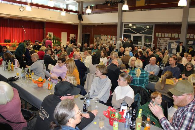 Die Besucher nutzten den Neujahrsempfang auch zum geselligen Austausch | Foto: ce