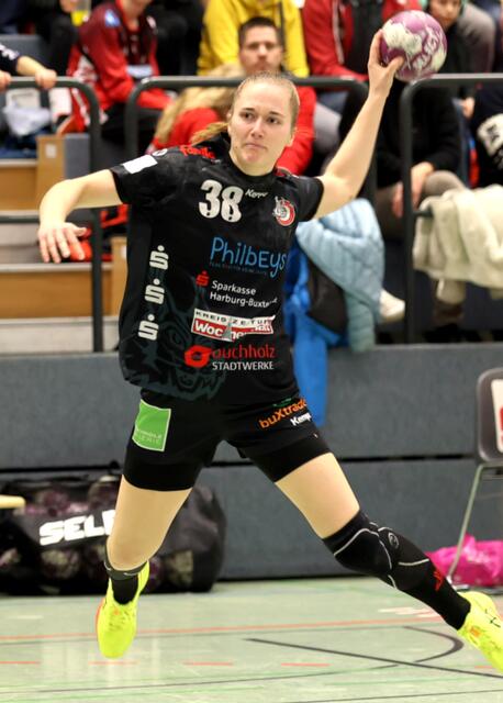 Meret Ossenkopp war mit sieben Treffern die beste Werferin bei den Handball-Luchsen  | Foto: cc