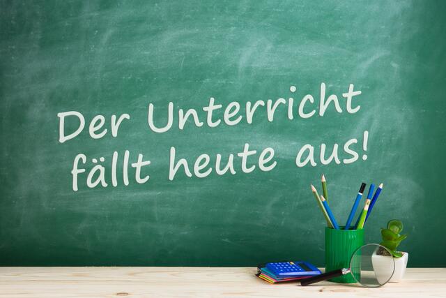 Lehrermangel an den Schulen: Immer wieder muss der Unterricht ausfallen, weil Lehrkräfte fehlen | Foto: Adobe Stock/Sensay