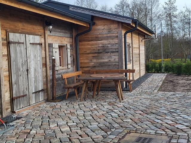 Wenn die Tage wieder wärmer werden, gibt es auch eine schöne Terrasse | Foto: sh