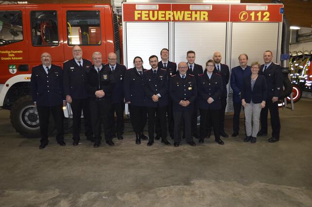 Die geehrten und geförderten Mitglieder der Freiwilligen Feuerwehr Ashausen | Foto: FFW Ashausen