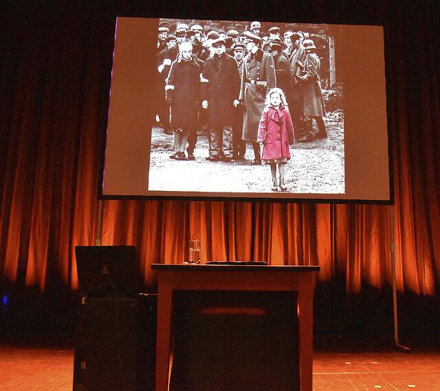 Ein ergreifendes Bild aus dem Kinofilm "Schindlers Liste" | Foto: Axel-Holger Haase