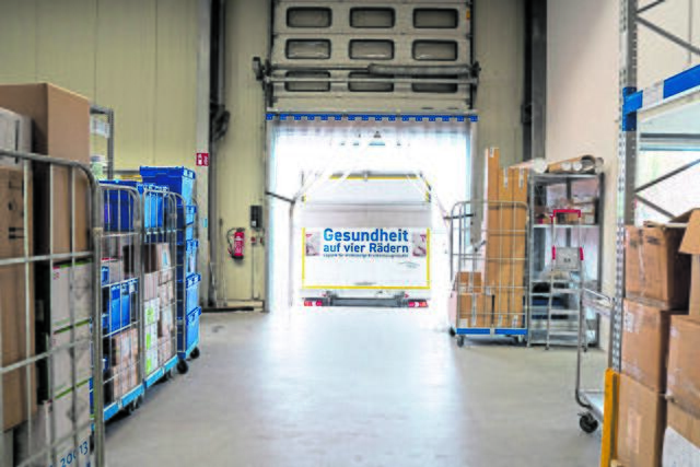Bis zu dreimal pro Tag pendeln die Lkw zu den Klinikstandorten und versorgen diese mit den benötig-ten Medizinprodukten | Foto: Elbe Kliniken / Kati Meyer-Thiedig