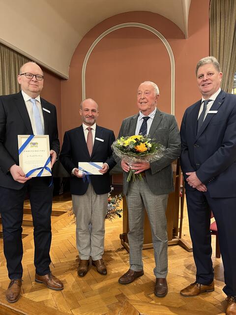 Regionale Basketball-Legende, Rudi Steinkamp, wird ausgezeichnet. | Foto: Sandra Polenz