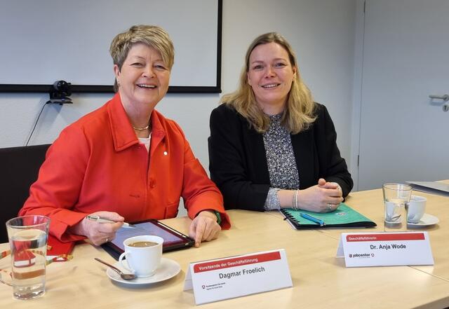 Dagmar Froelich (li.) und Dr. Anja Wode | Foto: Agentur für Arbeit Stade