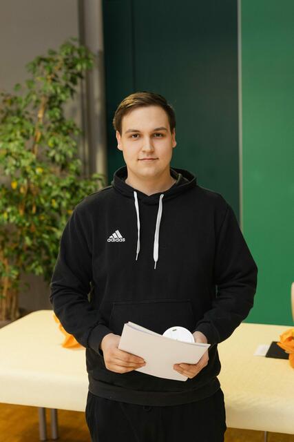 Der Innungsbeste Léon Niklas Nickel (21) aus Stade- Wiepenkathen. Ausbildungsbetrieb ist die Firma  Wittschuss
GmbH Wiepenkathen | Foto: Christian Boldt