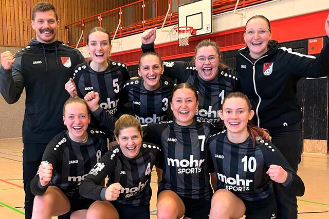Sensation geschafft. Die Frauen des MTV Wangersen haben sich durch zwei Siege am letzten Spieltag für die Deutsche Meisterschaft am 15./16.02.2025 in Neuenbürg qualifiziert. | Foto: MTV Wangersen