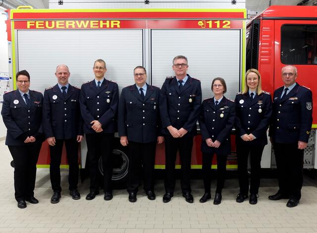 Viele Mitglieder wurden für ihre langjährige Mitgliedschaft ausgezeichnet | Foto: Feuerwehr Laßrönne