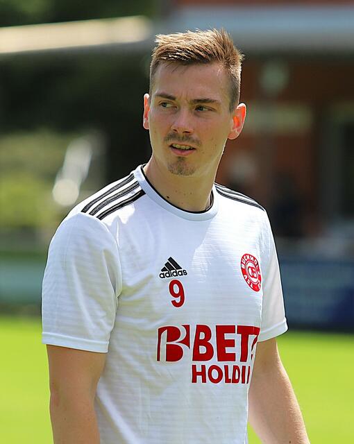 08-Pechvogel Dominik Fornfeist (32) fällt aufgrund seiner erneuten Verletzung für mehrere Wochen aus | Foto: cc