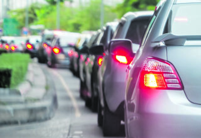 Aufgrund der Bauarbeiten droht Stau in Rosengarten - aber erst im Jahr 2026 | Foto: AdobeStock /  chat9780