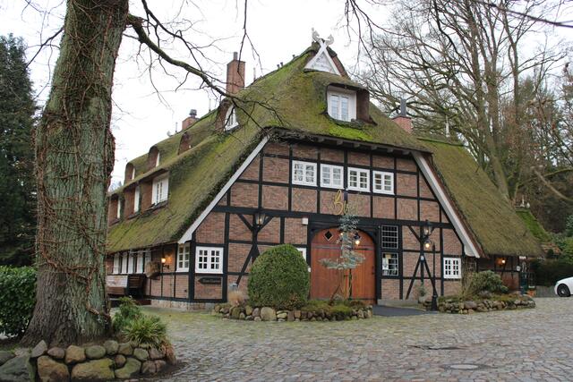Haus mit Geschichte: das Meinsbur mit dem Restaurant Buur in der Gartenstraße  | Foto: pöp