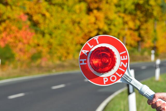 In Stade wurden heute 88 Autofahrer und -faherinnen kontrolliert | Foto: AdobeStock/Alex T.