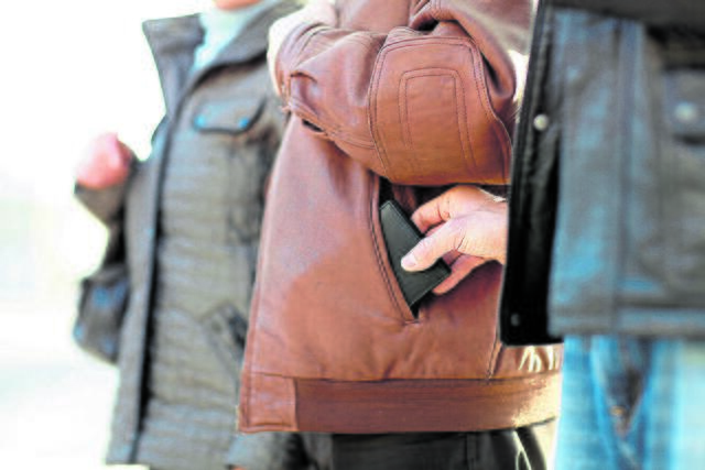 Die Polizei rät: Portemonnaies sollten immer in Innentaschen aufbewahrt werden | Foto: Polizei