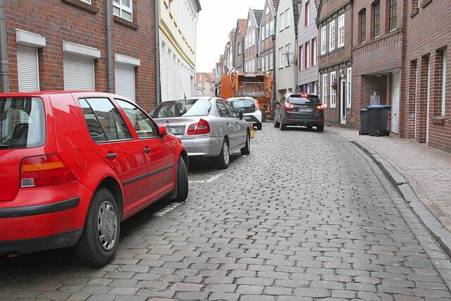 Die Stader Bungenstraße muss saniert werden. Für die Baumaßnahme finden jetzt vorbereitende Erkundungsarbeiten statt | Foto: tp