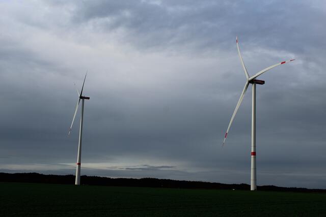 Die beiden Windkraftanlagen verursachen Lärm | Foto: pm