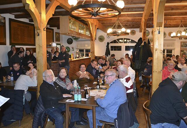 Das Schützenhaus in Otter war bis auf den letzten Platz belegt
