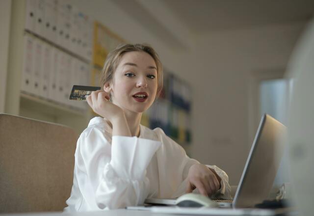 Frauen beschäftigten sich nicht allzu gern mit Finanzangelegenheiten laut einer Umfrage | Foto: Pexels