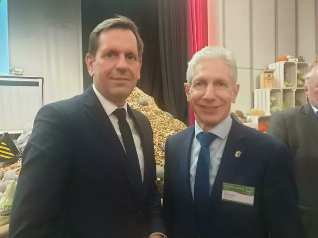 Wirtschaftsminister Olaf Lies (li.) und Landrat Rainer Rempe waren beim Seevetaler Neujahrsempfang dabei | Foto: mro
