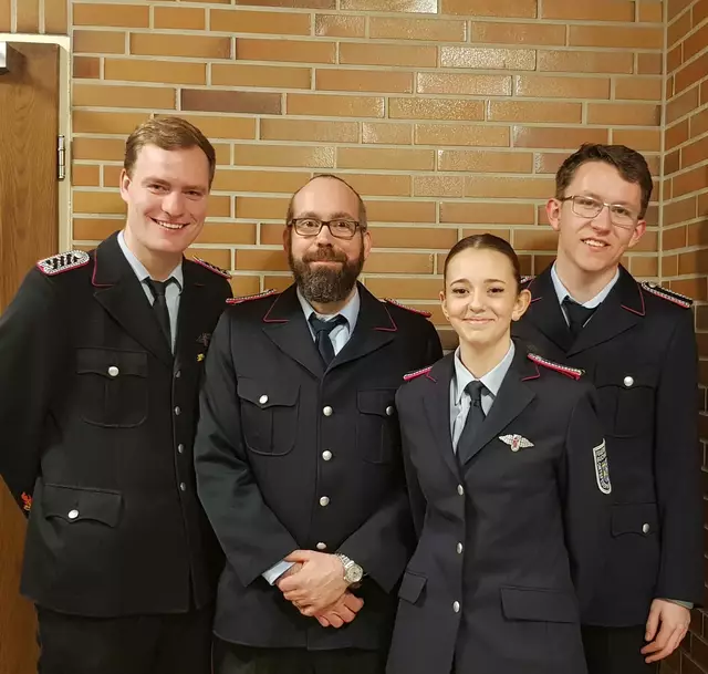 Von links: Martin Stapel, Julia Geist, Christoph Welther und Sören Deile | Foto:  Freiwillige Feuerwehr der Stadt Buchholz i. d. Nordheide