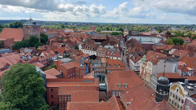 Die Altstadt der Hansestadt Stade hat viele Baudenkmäler zu bieten. Nicht nur die dort befindlichen sind nun im Denkmalatlas vertreten

  | Foto: Hansestadt Stade