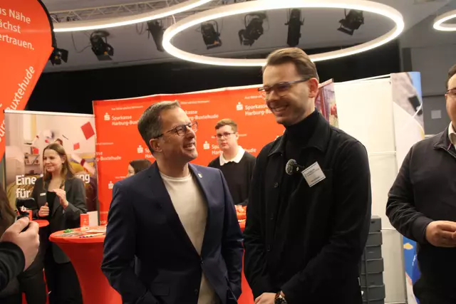 Kai Seefried (li.) und Niels Kohlhaase im Gespräch