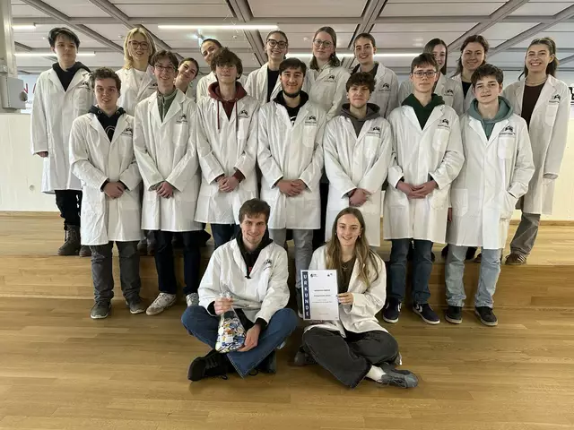 Die Teilnehmer der Chemie-Olympiade des Gymnasiums Hittfeld | Foto: Greta Führer