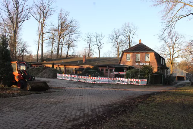 Auf dem Schützenplatz in Salzhausen, wo derzeit das alte Schützenhaus leer steht, soll es auch künftig öffentliche Veranstaltungen statt Wohnbebauung geben | Foto: ce