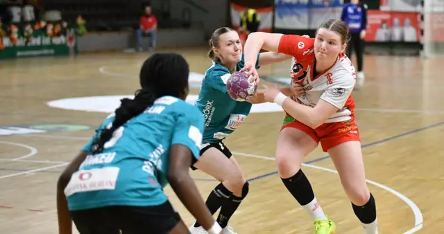 Lin Lück (re.) traf sechsmal für die Handball-Luchse | Foto: Stefan Michaelis