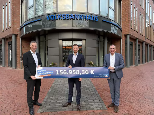 Die Regionalleiter (v. li.) Jan Klintworth, Michel Peters und Frank Krause setzen auf regionales Engagement in ihrer Region | Foto: Volksbank Lüneburger Heide