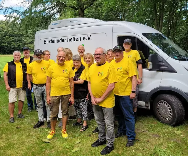 Das Team von Buxtehuder helfen sucht dringend Verstärkung | Foto: Dede