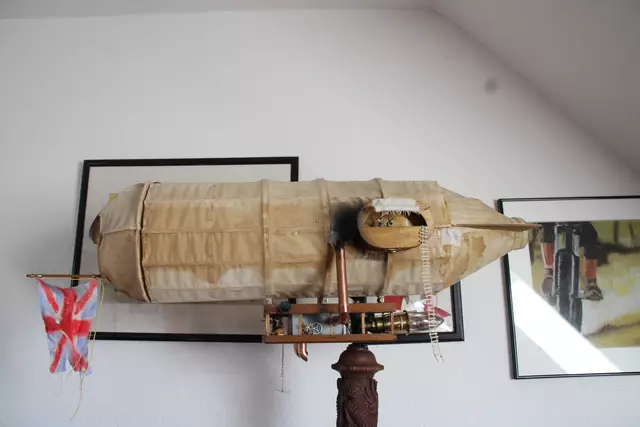 Eine Zeppelin-Lampe