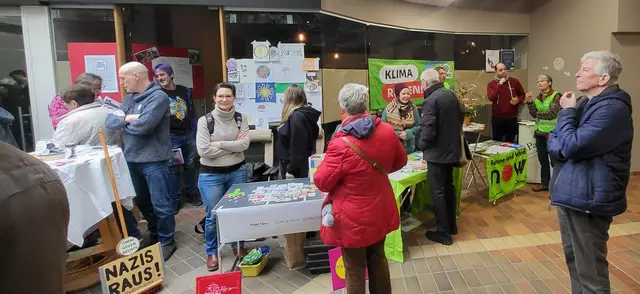 An den diversen Ständen konnten sich die Besucher informieren | Foto: Welle