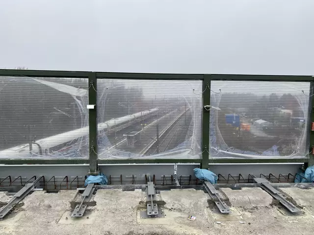 Arbeiten an der Decatur Brücke über den Gleisen von Europas größtem Güterbahnhof | Foto: Gemeinde Seevetal