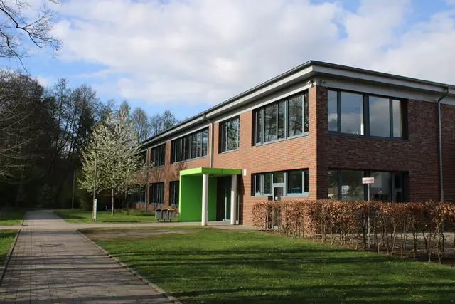 Die Oberschule Jesteburg gibt es seit 13 Jahren. Seit kurzem heißt sie "Horizonta in den Seeveauen" | Foto: pöp