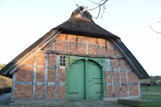 Das alte Bauernhaus wurde 1636 im bremischen Raum aufgebaut