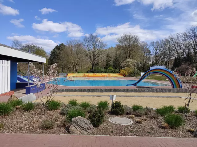 Schöne - und beliebte - Anlage: das Jesteburger Freibad wird von einem Förderverein unterstützt | Foto: Boos
