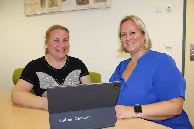 Ringen um zusätzliche Lehrer: Oberschulleiterin Iris Strunk (li.) und Stellvertreterin Nadine Ohmann waren für das neue Halbjahr erfolgreich | Foto: pöp